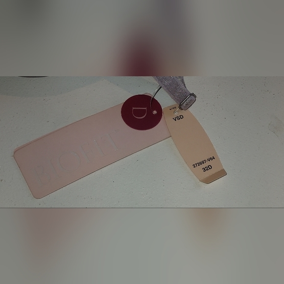 Victoria's Secret Light Purple Biofit Push Up Bra NWT - Picture 6 of 8